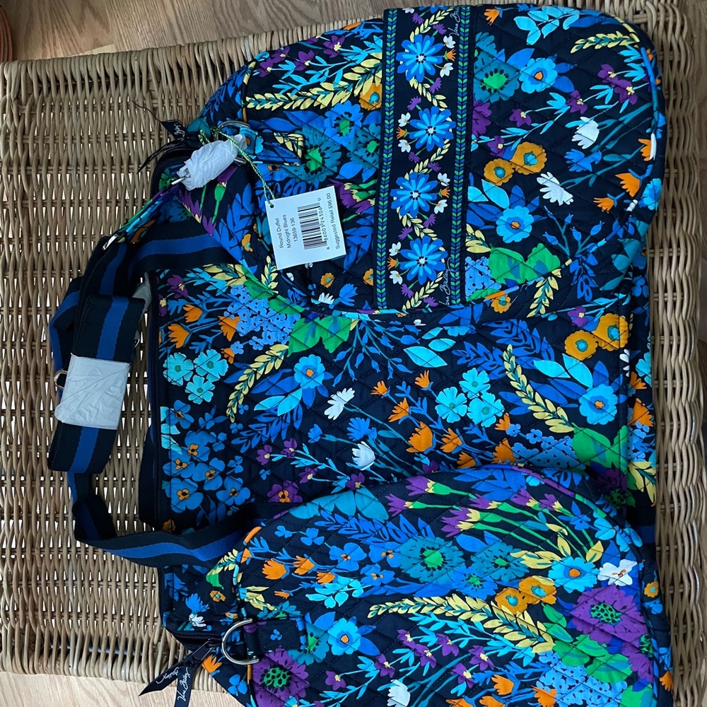 Vera Bradley NWT Weekender Duffle